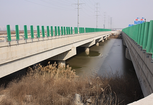 縱七路中心河橋